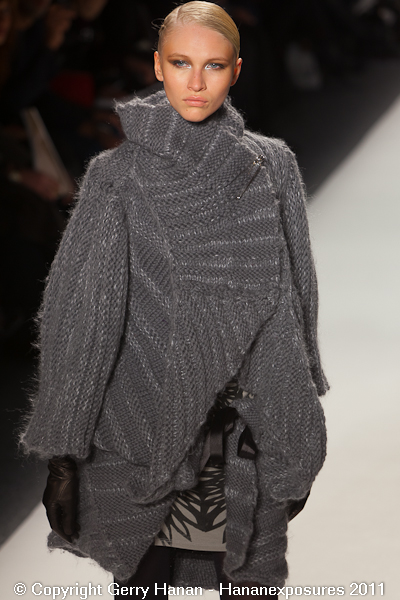 Mercedes Benz 2011 New York Fashion Week Hananexposures Irina Shabayeva Fall 2011 (17)