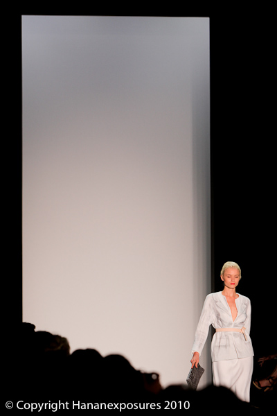 Mercedes-Benz New York Fashion Week 2010 Issac Mizrahi S/S  [...]
</p srcset=