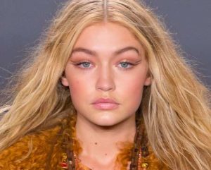 gigi-hadid-anna-sui-fw2015-featured-gallery-hananexposures-455x366
