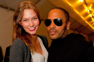 karlie-kloss-lenny-kravitz-backstage-tommy-hilfiger-ss2011-hananexposures-IMG 5788