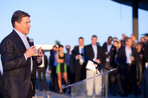 rick-perry-john-legend-formula-one-party-austin-hananexposures-2485